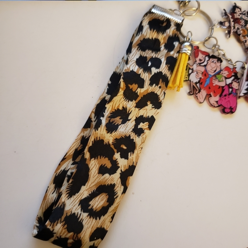 Handmade Lightweight Flintstones Keychain - Picture 7 of 8